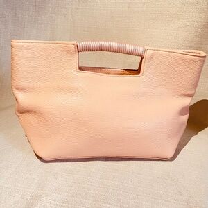 Bublegum PinkOLIVEVEELLA WRAP HANDLE CLUTCH IN CAMEO PEBBLE COW LEATHER